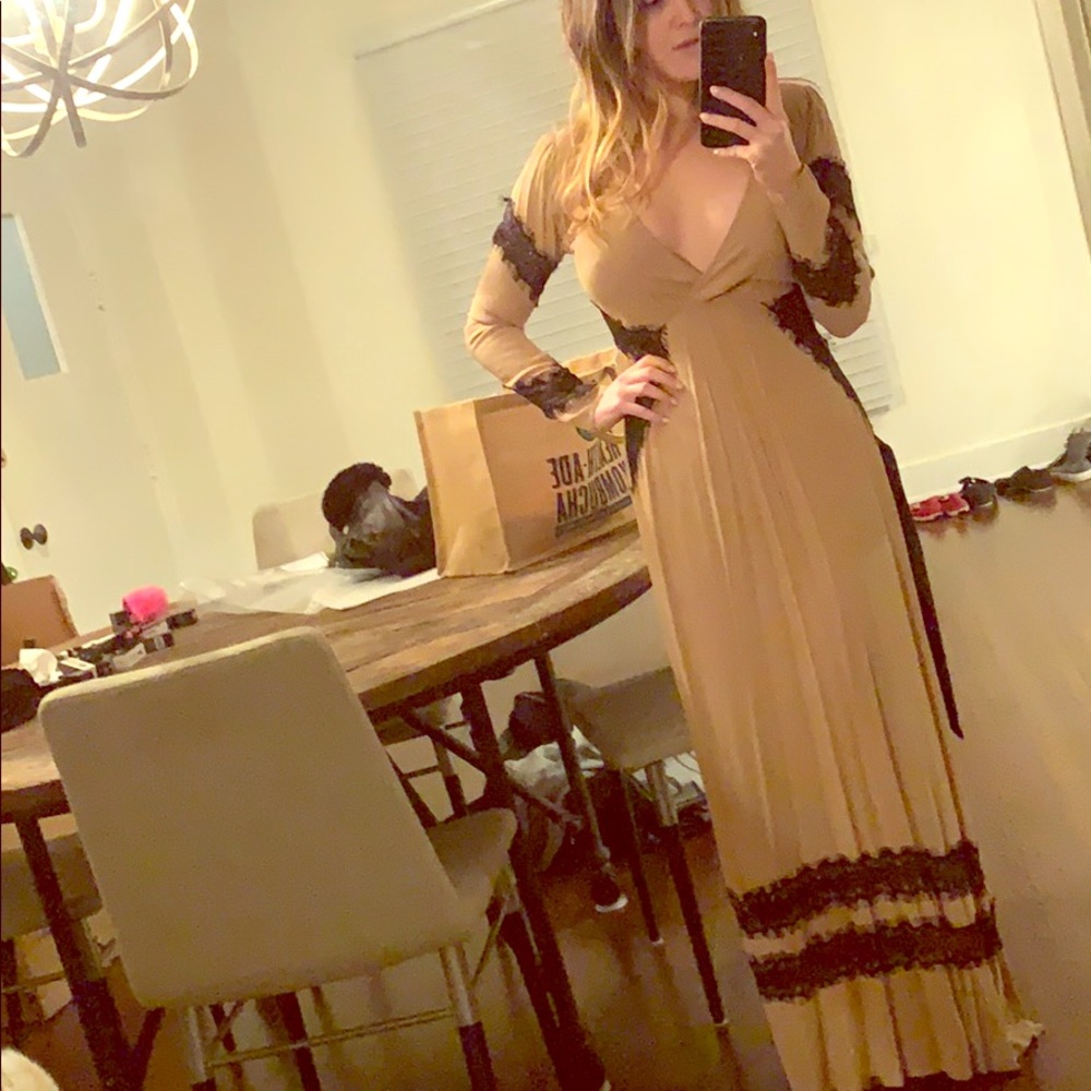 For love & Lemons Dress 🍋 ❤️